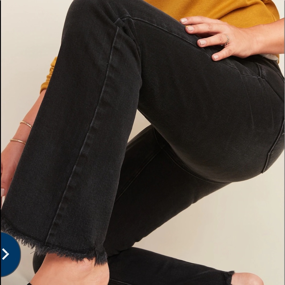 NWT High-Waisted Flare Black Cut-Off Ankle Jeans